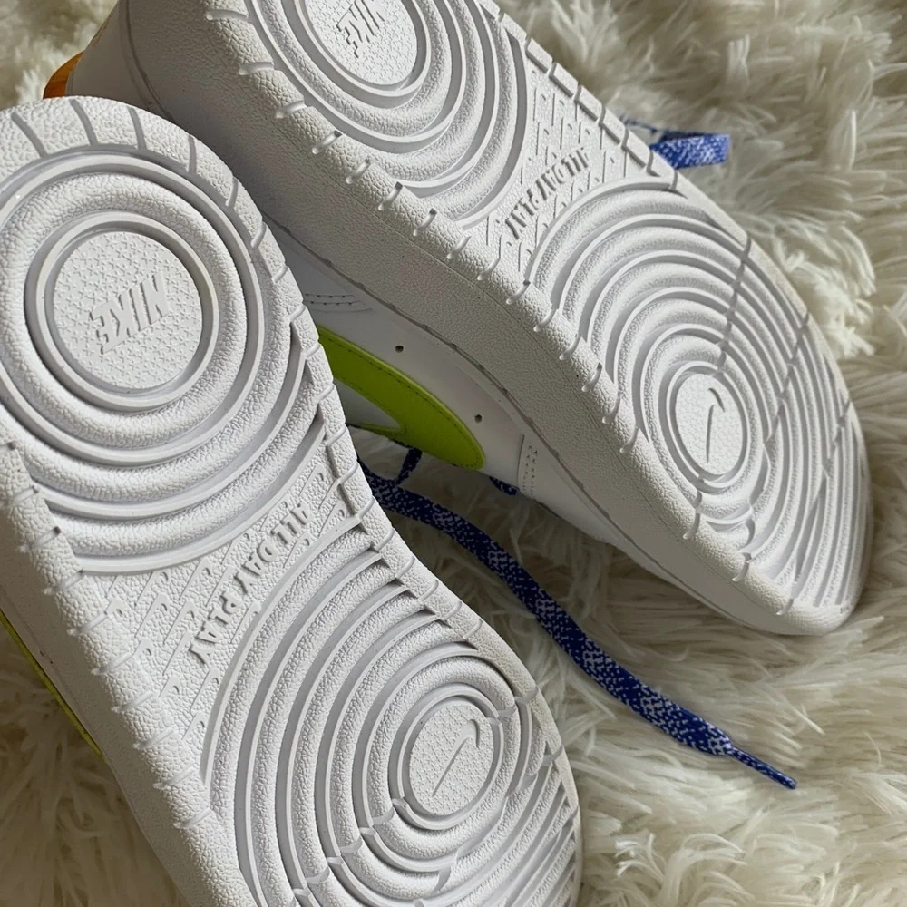 Nike‎ All Day Play size 5.5Y White Neon NEW